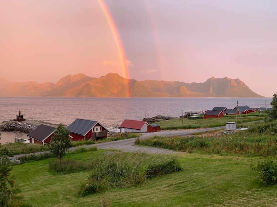Leilighet I Rorbu Pa Kaldfarnes - Yttersia Senja Exterior photo